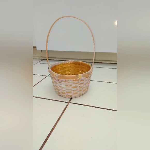 White Washed Bamboo Basket Vintage - Picture 4 of 7